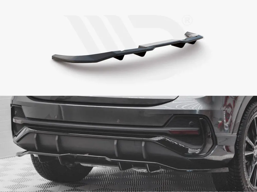 Central Rear Splitter (Vertical Bars) Audi Q3 Sportback S-Line 1
