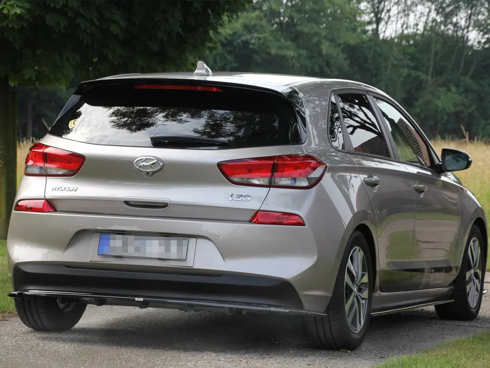 Central Rear Splitter (Vertical Bars) Hyundai I30 Mk3 Hatchback 2