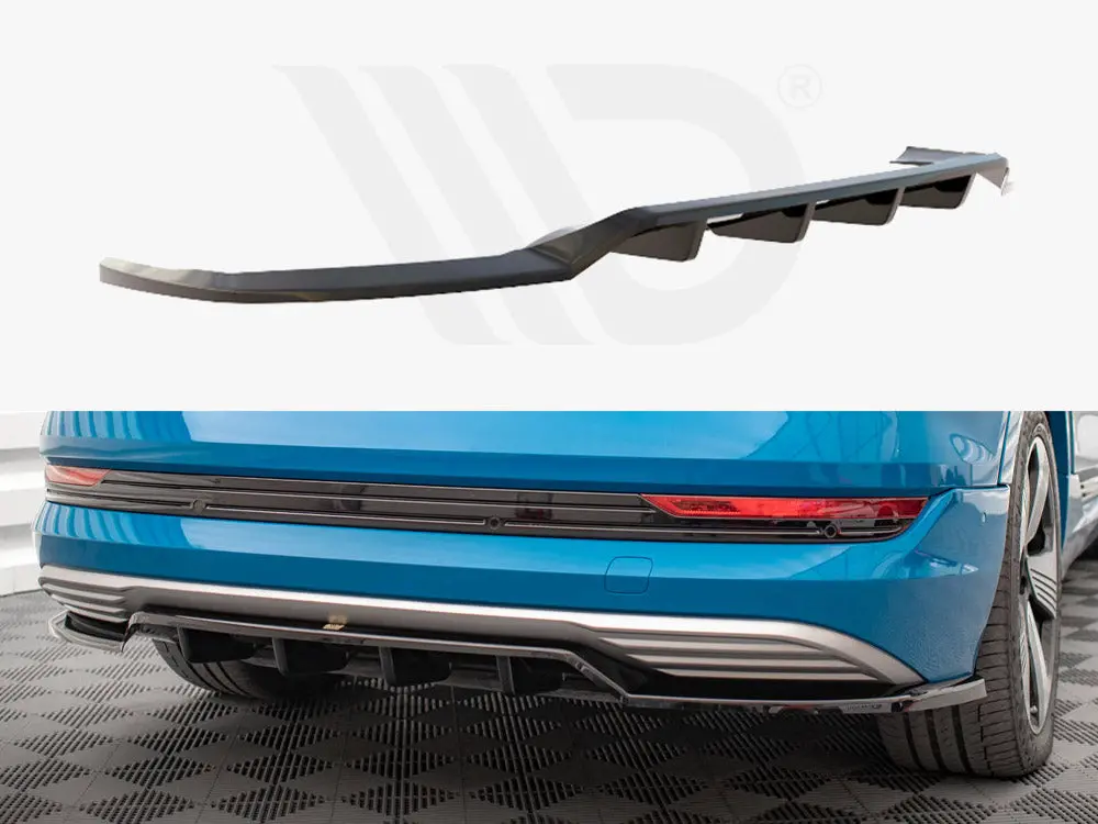 Central Rear Splitter (Vertical Bars) Audi E-Tron 1