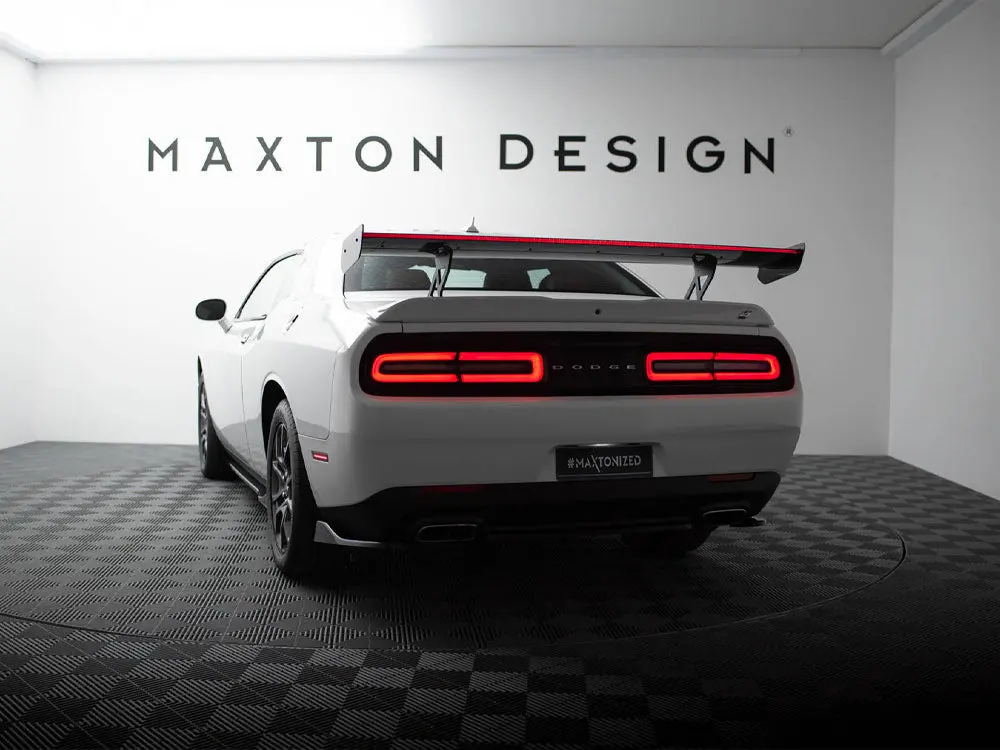 Carbon Spoiler + Led Dodge Challenger Mk3 2