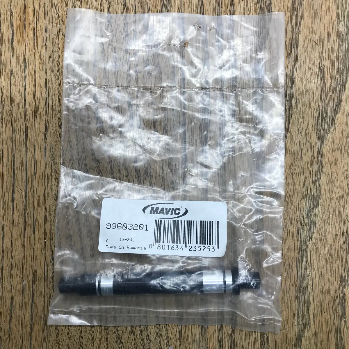 Mavic Cosmic Carbone Ultimate Front Axle - 99603201 1