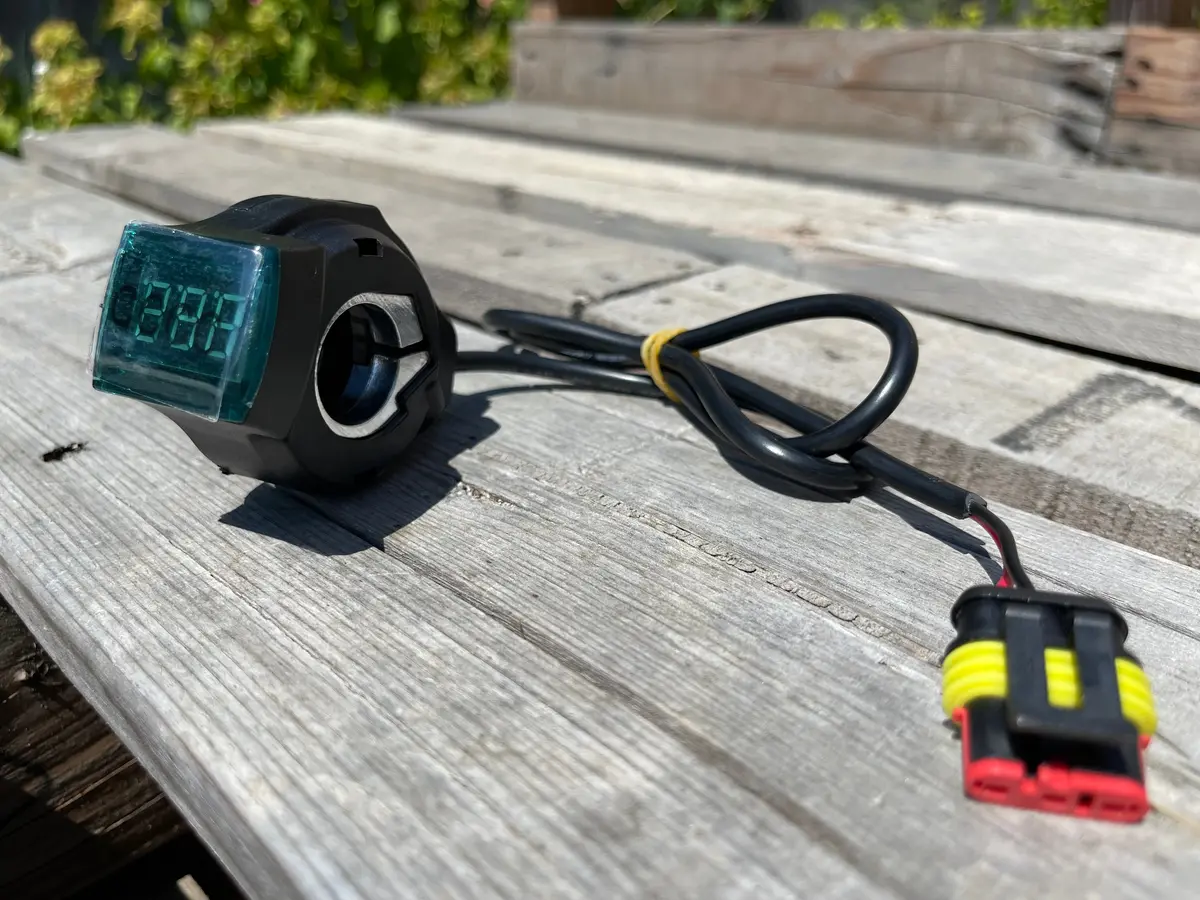 Volt Meter (Handlebar Mounted) 2