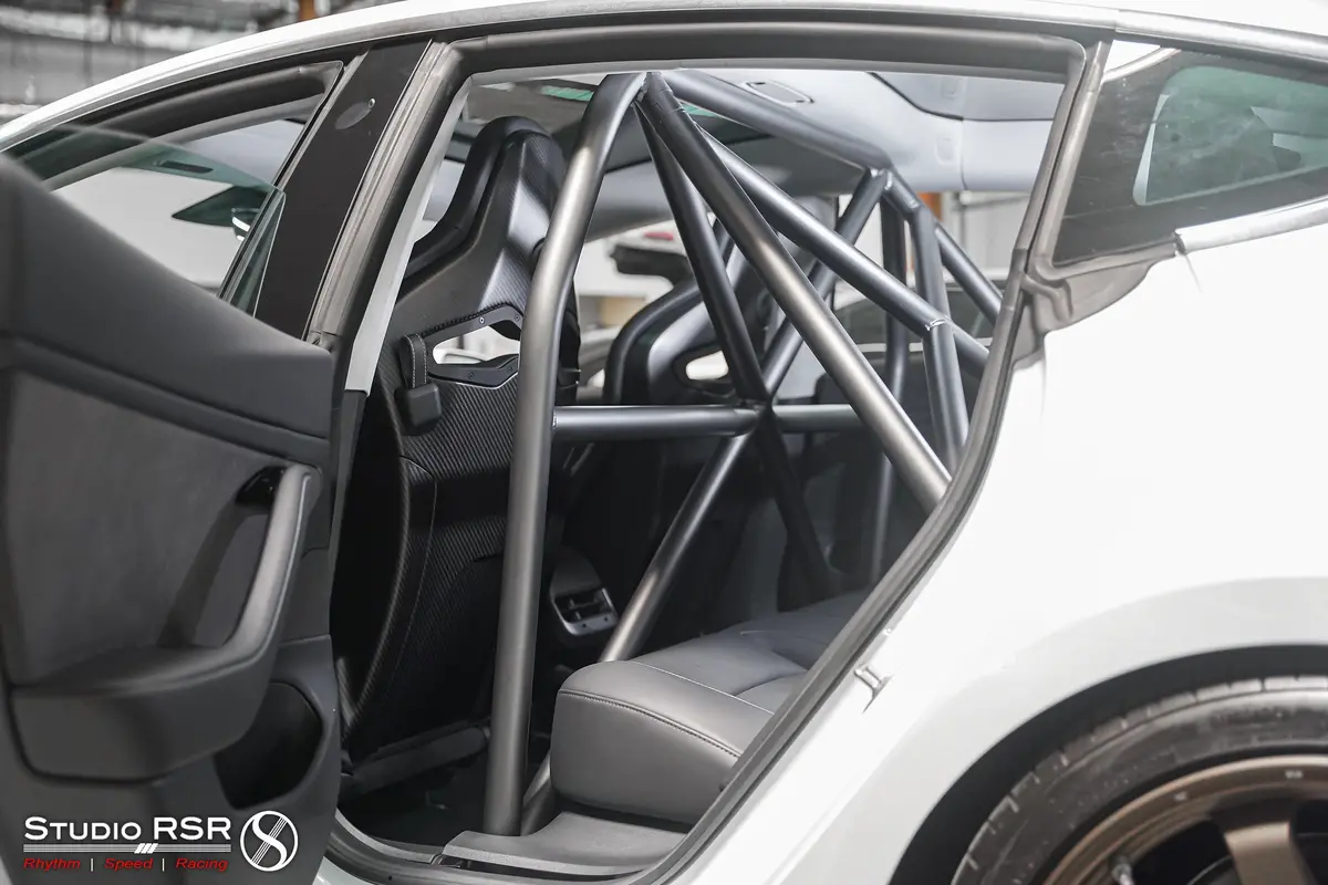 Studiorsr Tesla Model 3 Roll Cage / Roll Bar 1