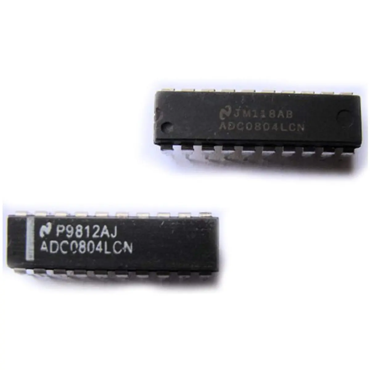 Adc 0804 Lcn 8 Bit Analog To Digital Converter 20-Dip 1