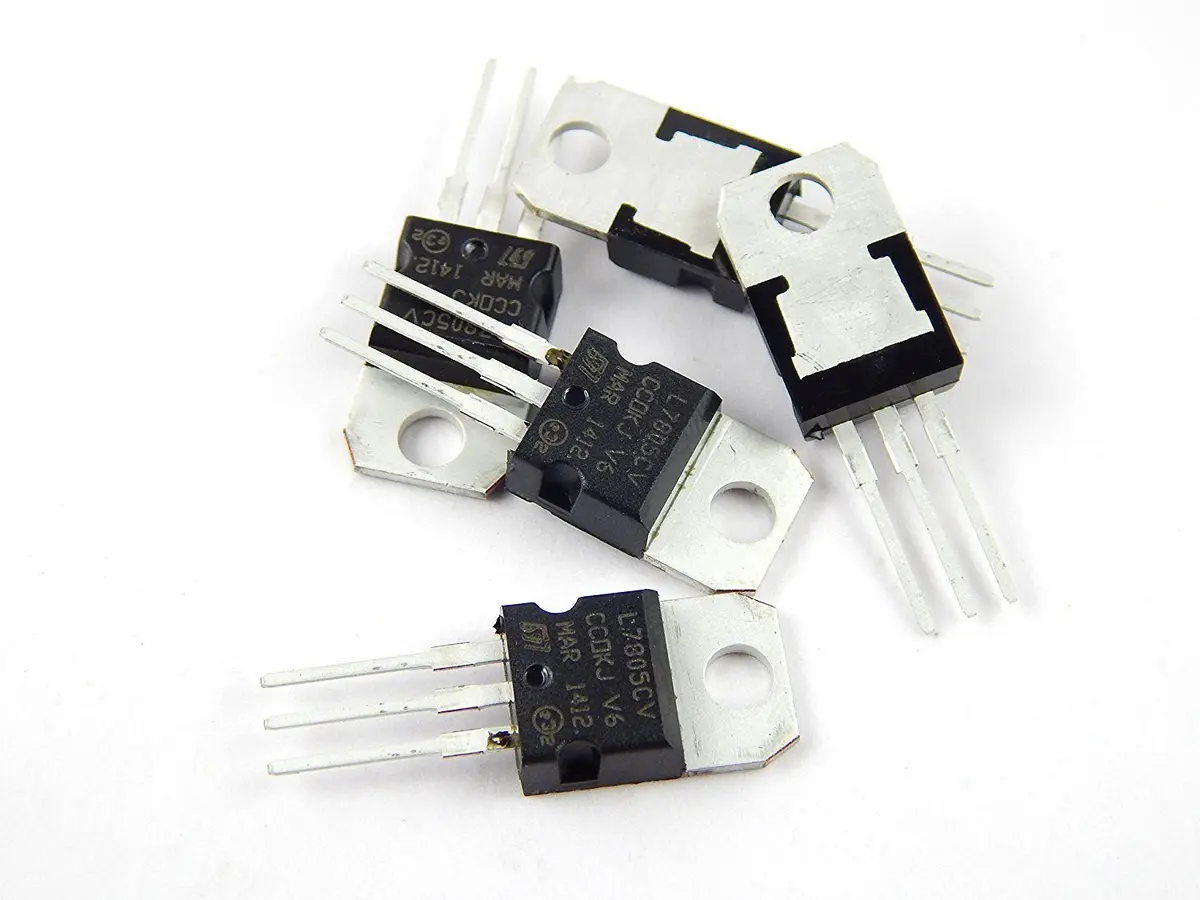 7805 Voltage Regulator Ic 5V 2