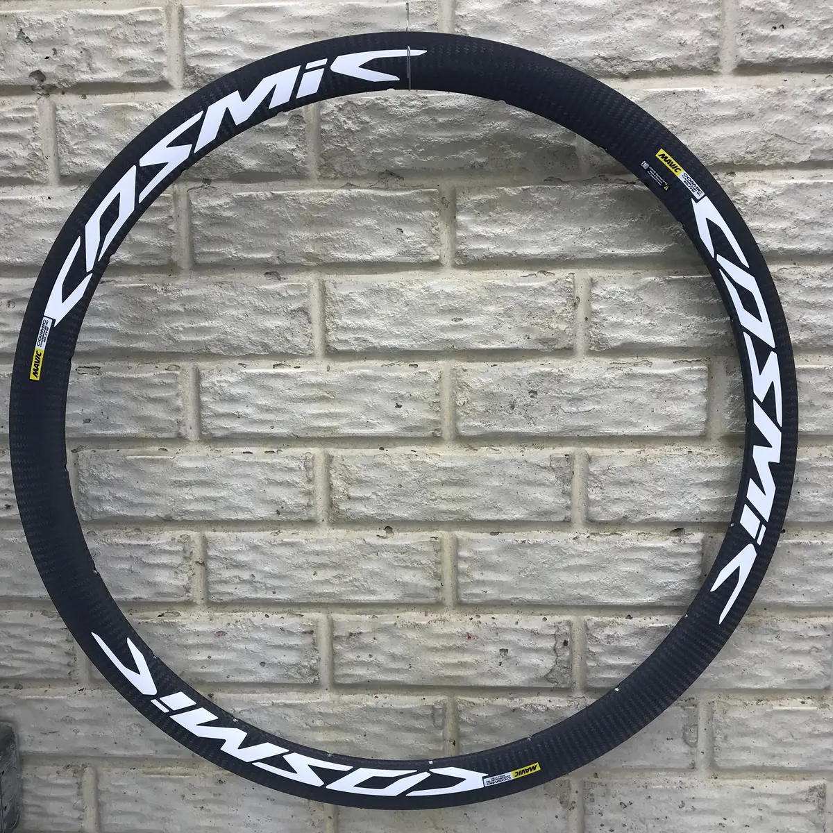 Mavic Cosmic Carbone 40 Elite Rear Rim (2015+) - V2400913 1