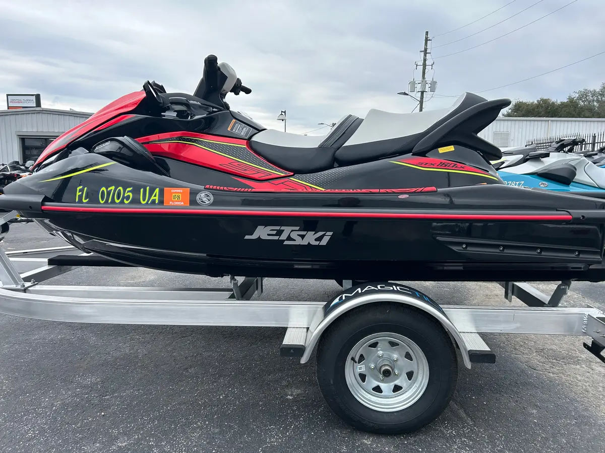 2025 Kawasaki Ultra 160Lx 1