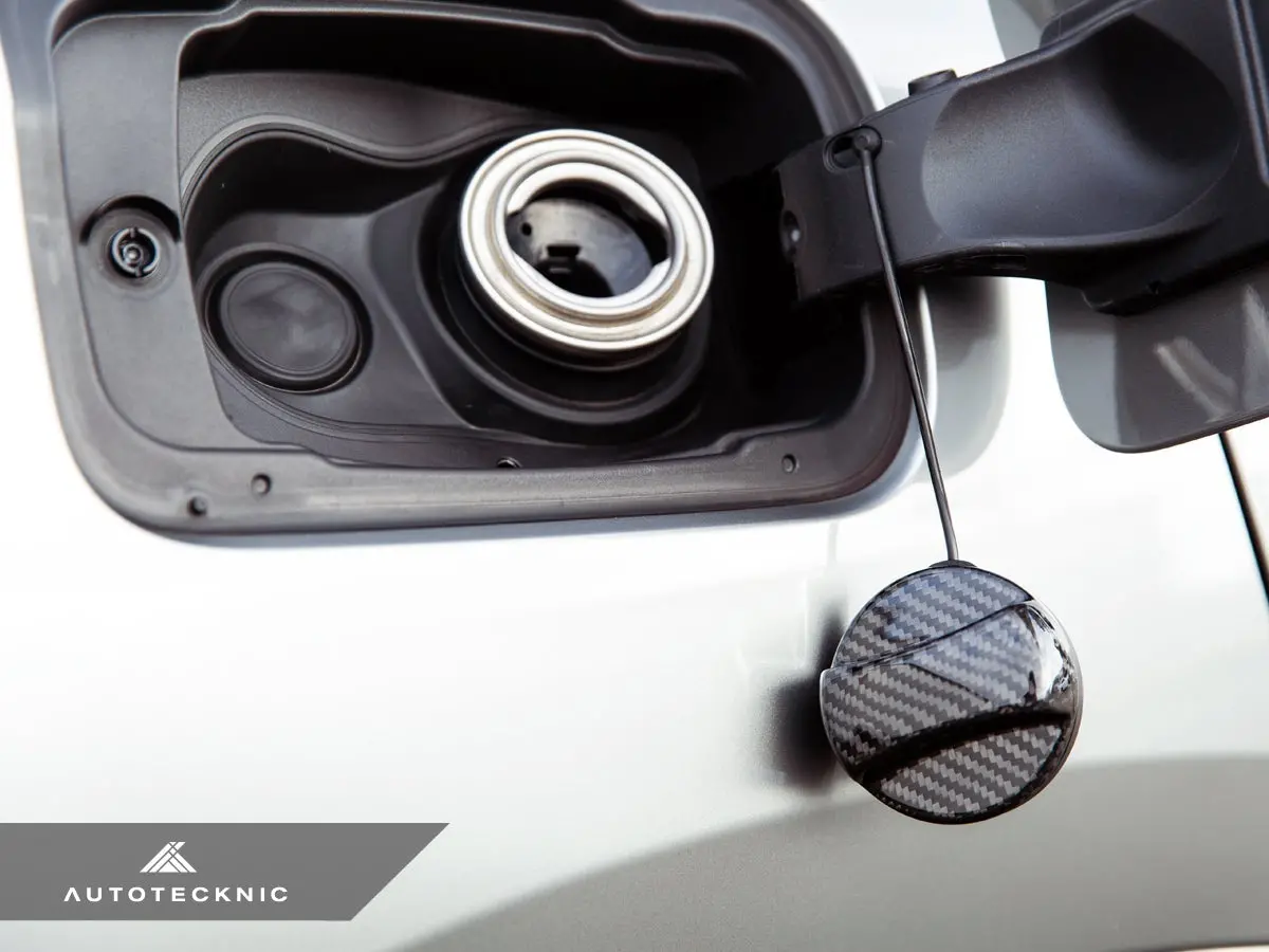 Autotecknic Dry Carbon Competition Fuel Cap Cover - E46 M3 | 3-Series 3