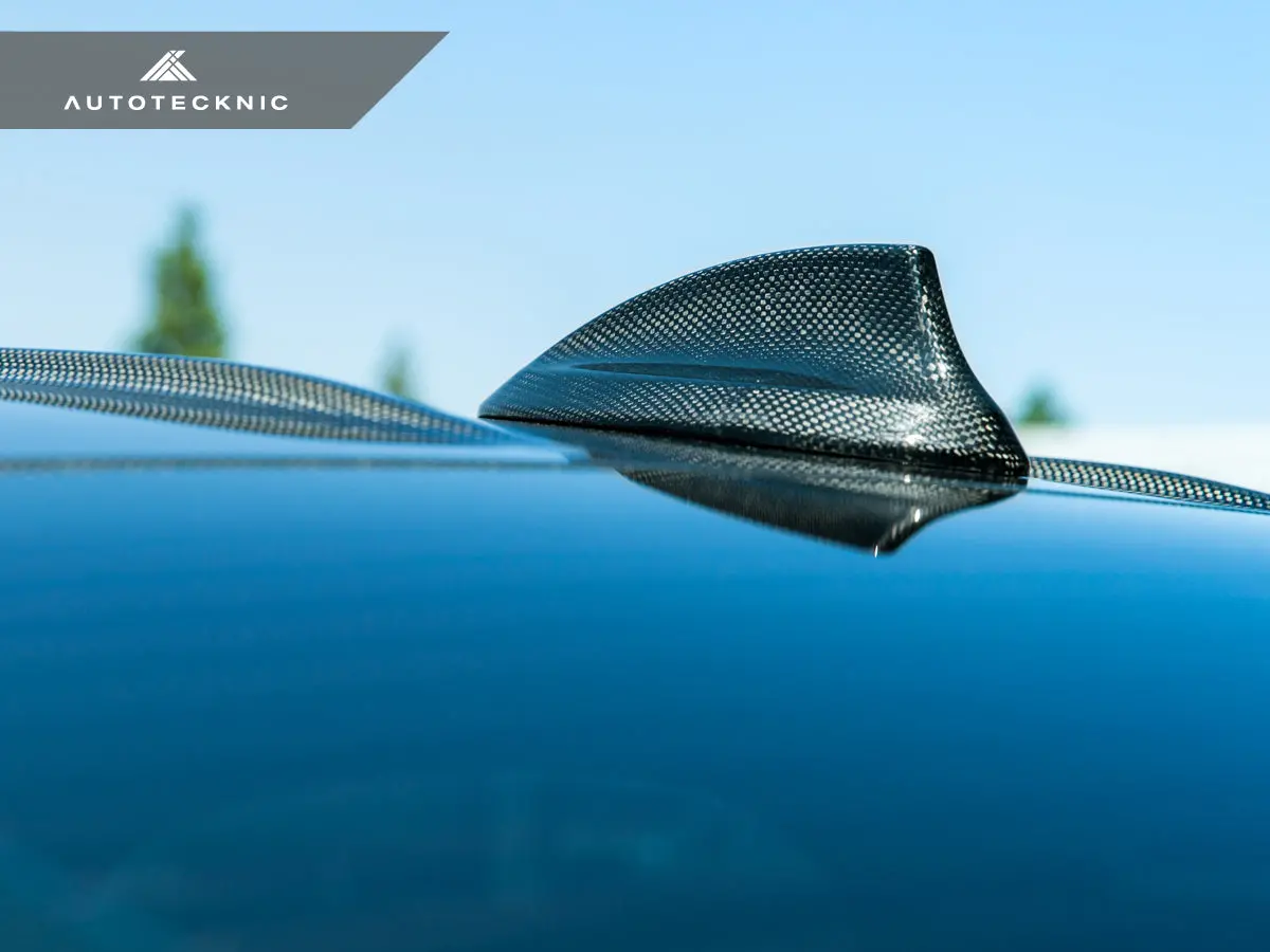 Autotecknic Dry Carbon Roof Antenna Cover - G42 2-Series 2