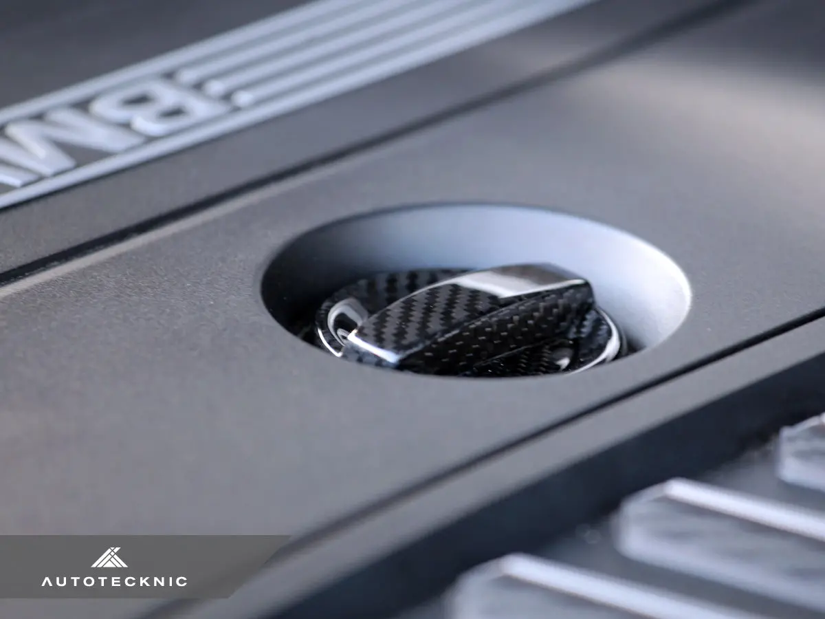 Autotecknic Dry Carbon Competition Oil Cap Cover - G30 5-Series 7