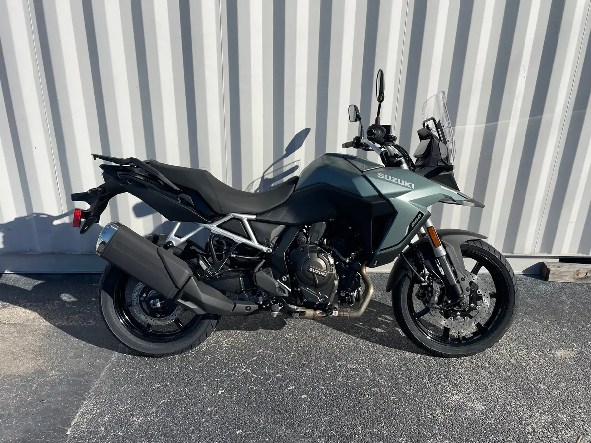 2024 Suzuki V-Storm 800 1