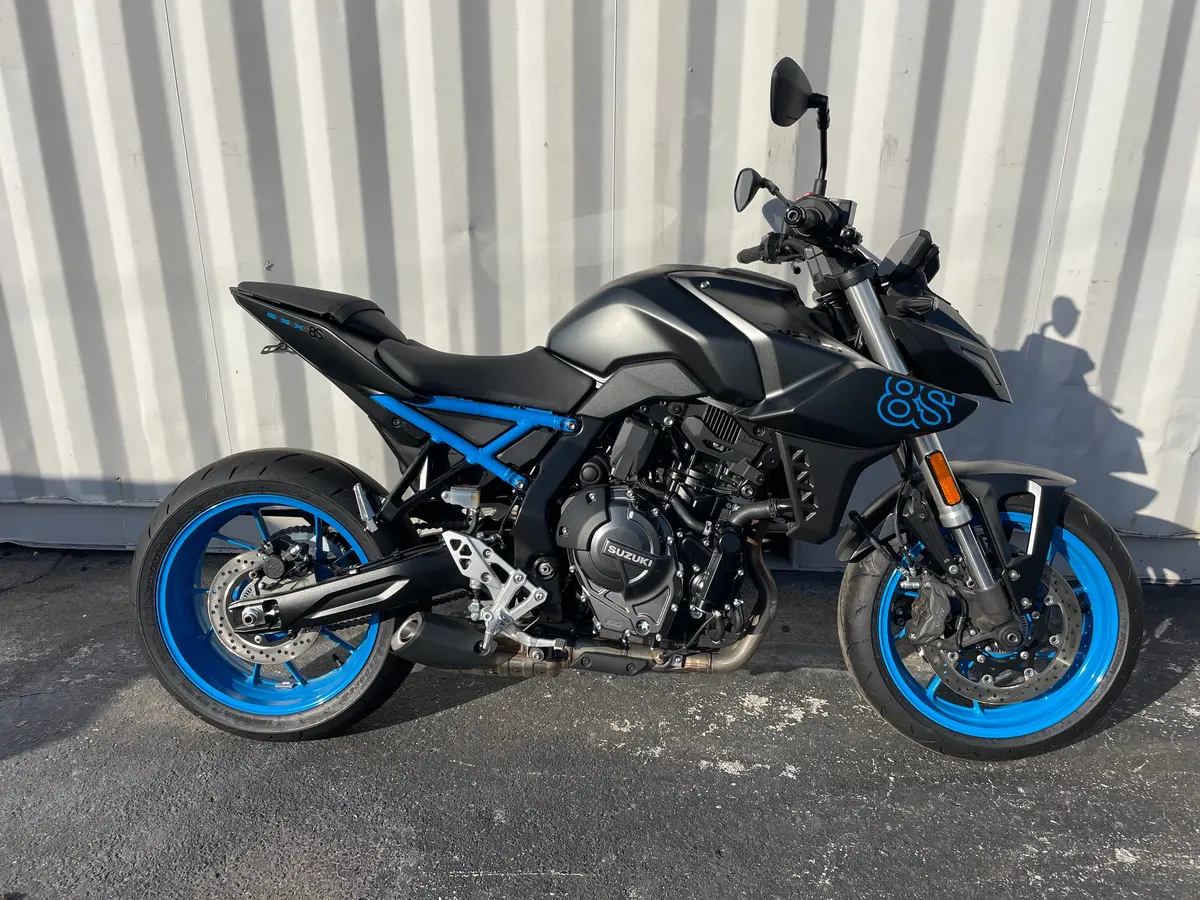 2024 Suzuki Gsx-8S 1