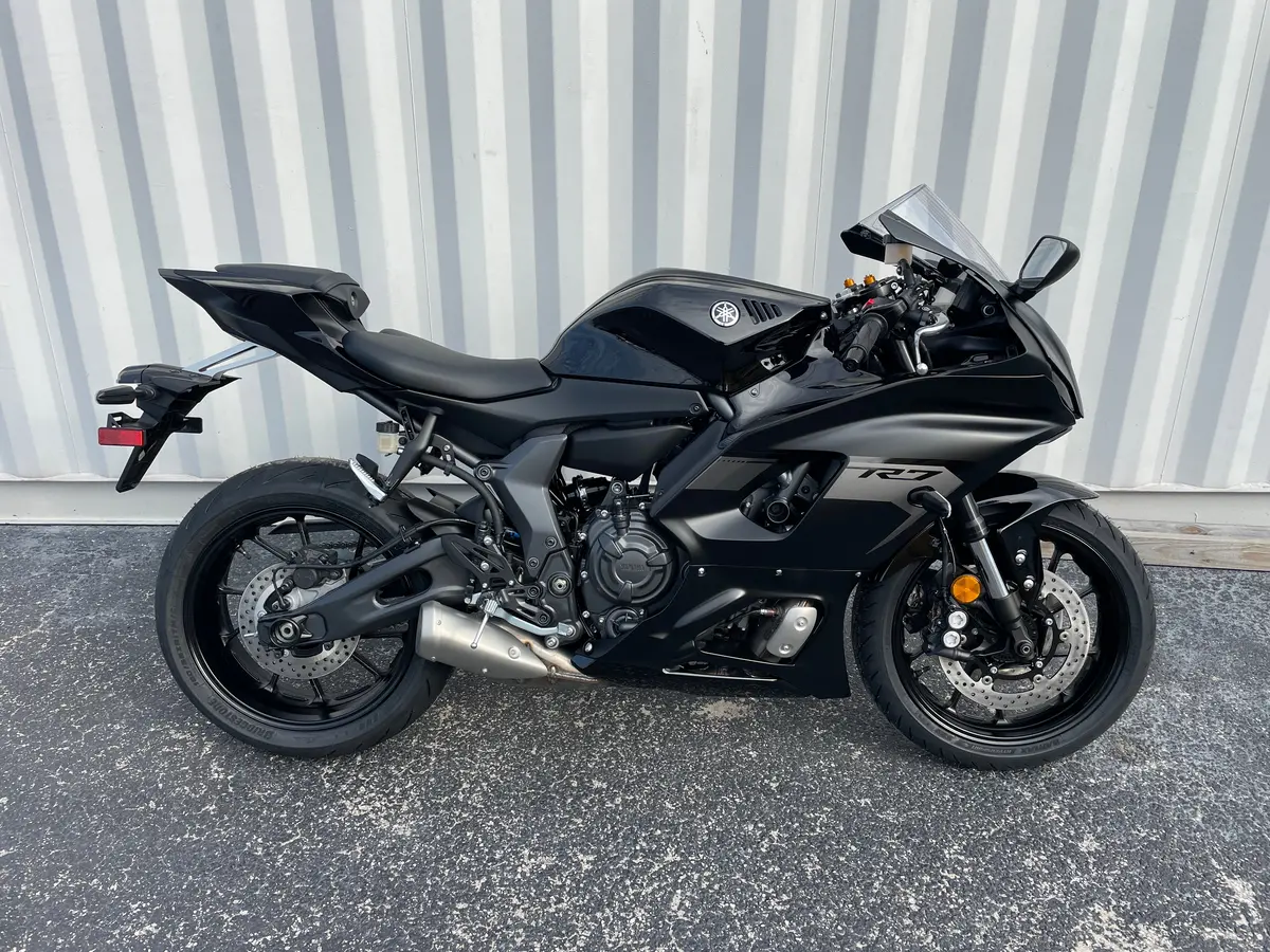 2025 Yamaha Yzf-R7 1