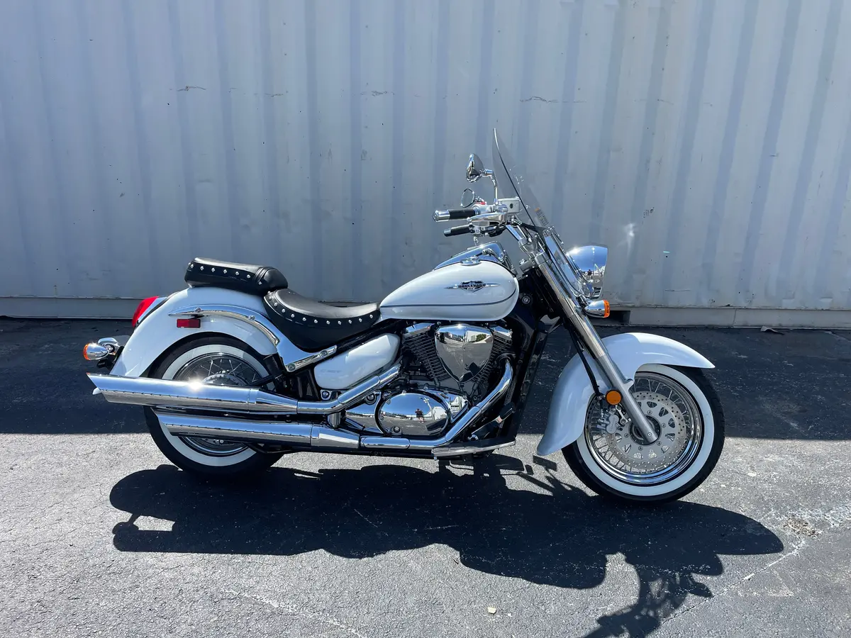 2025 Suzuki Boulevard C50t Special 1