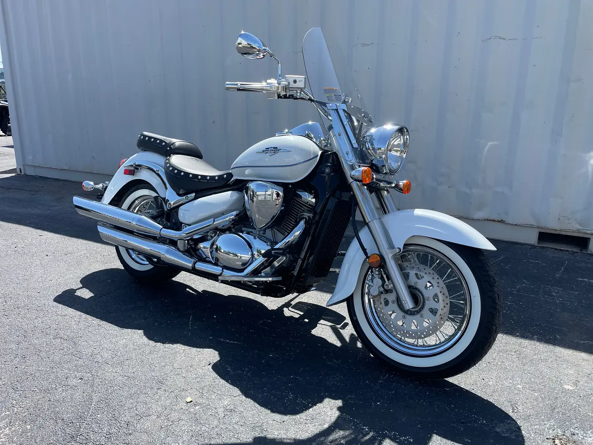 2025 Suzuki Boulevard C50t Special 2
