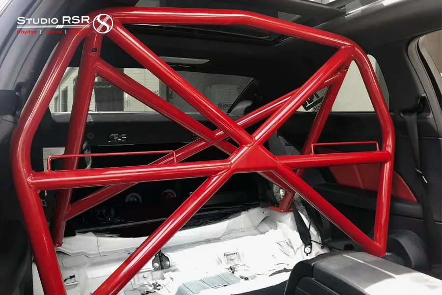 Studiorsr (W204) Mercedes C63 Roll Cage / Roll Bar 1