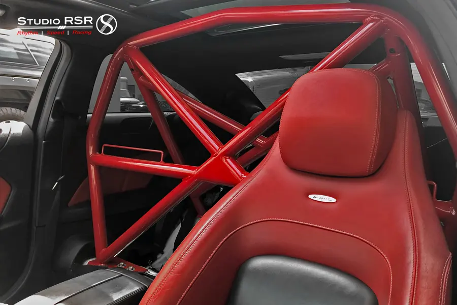 Studiorsr (W204) Mercedes C63 Roll Cage / Roll Bar 3